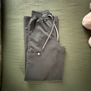 Fabletics Scrub Set in Grey